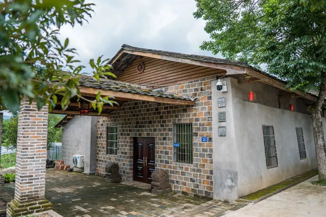 展示厅—门外